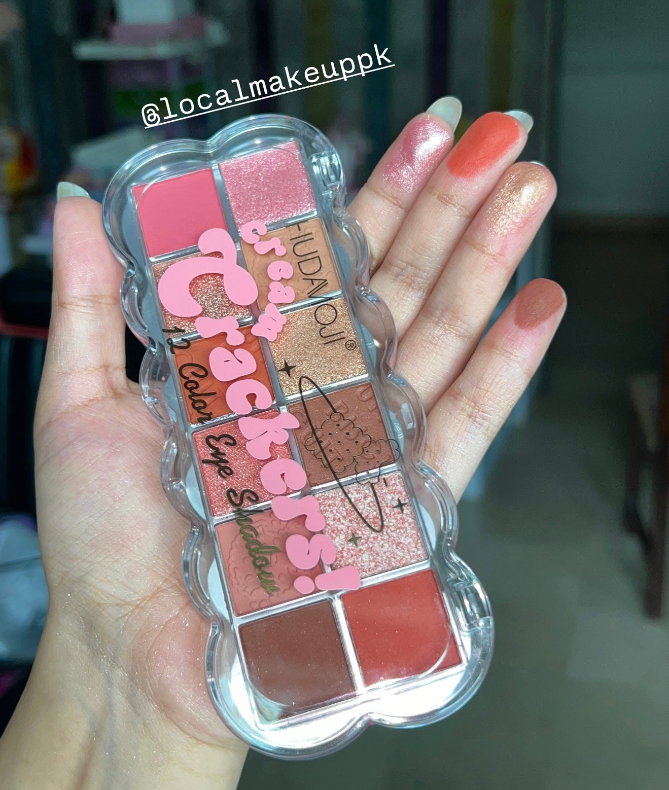Hudamoji Crackers Eyeshadow Palette