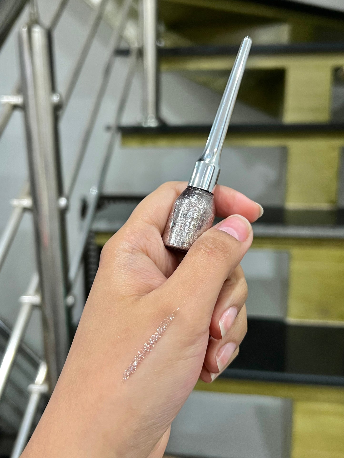 Kathleen Glitter Liner