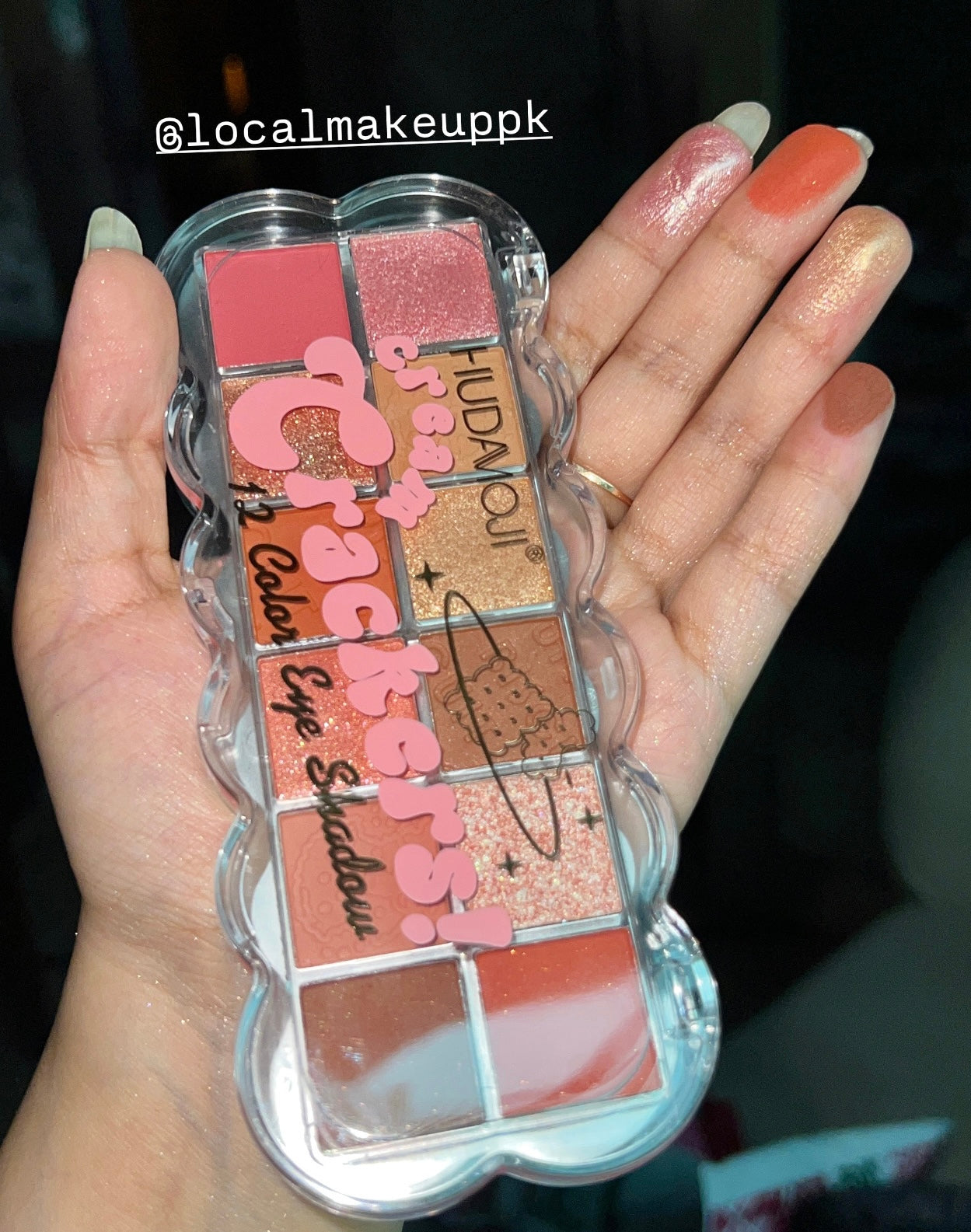 Hudamoji Crackers Eyeshadow Palette