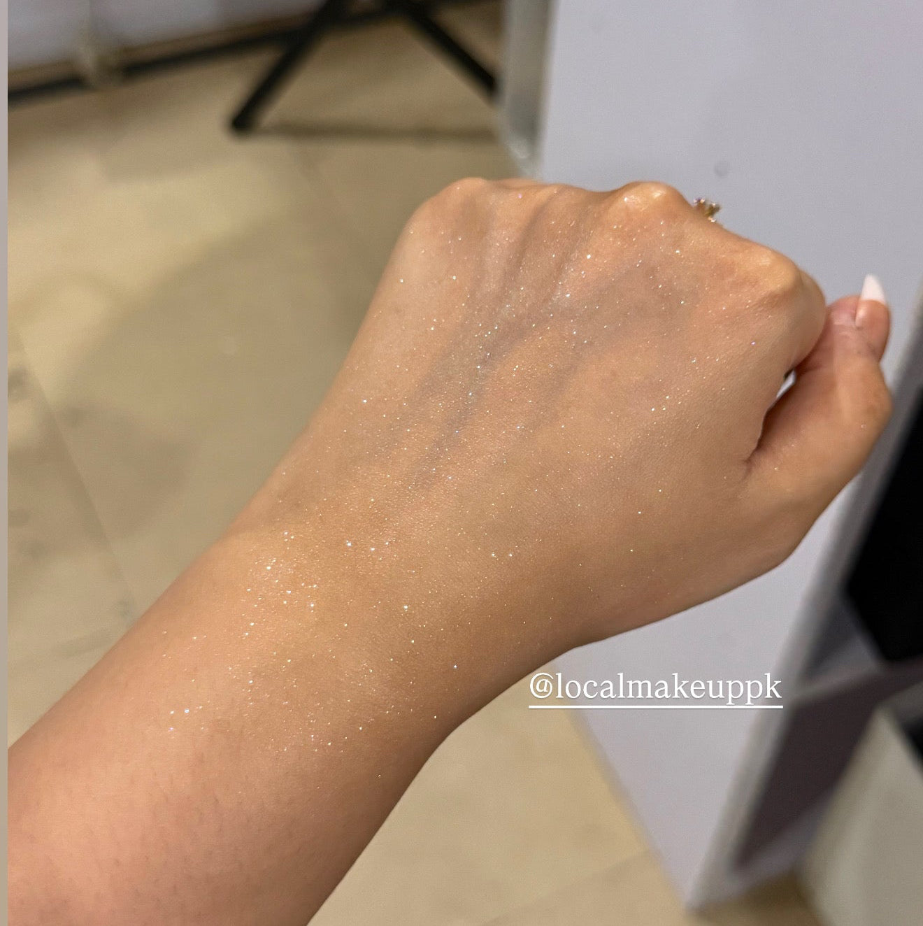 Pink Key Shimmer Makeup Spray