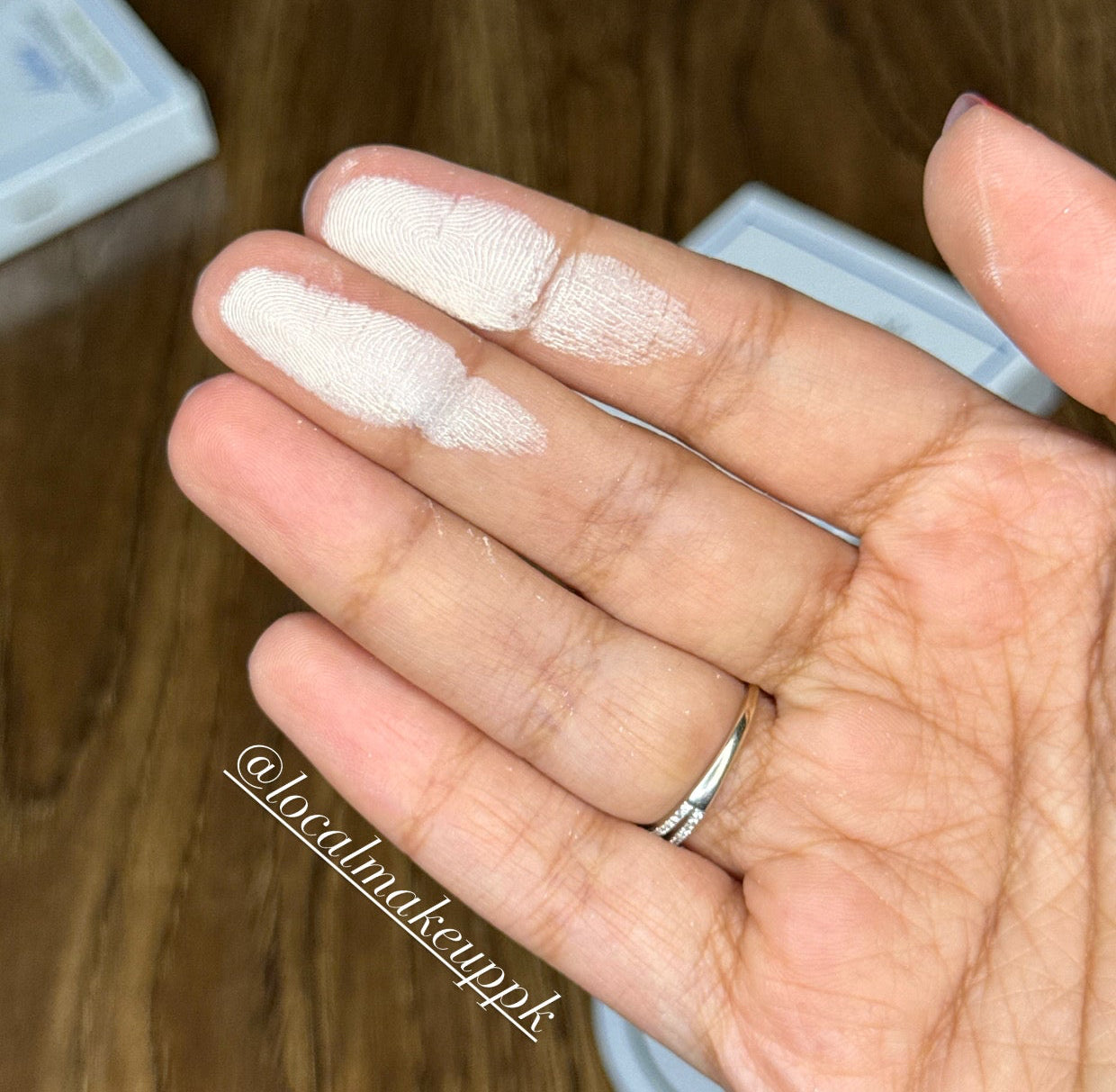 Medora Compact Powder