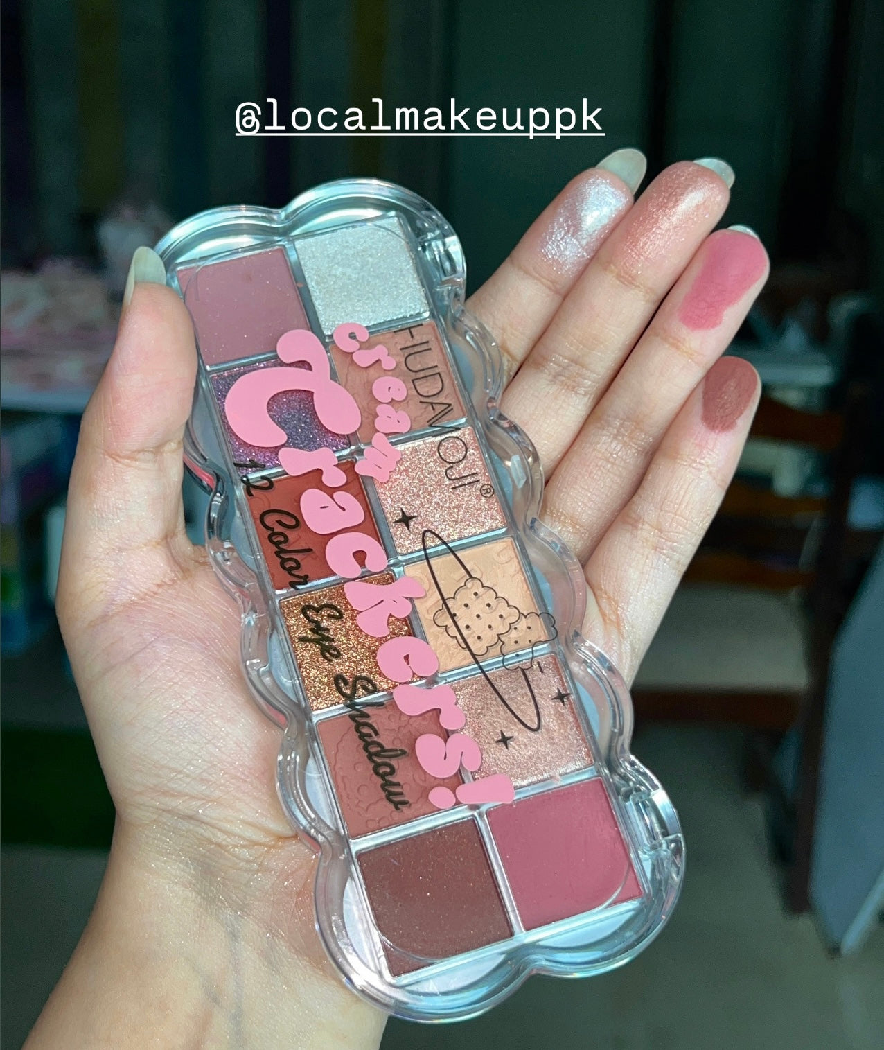 Hudamoji Crackers Eyeshadow Palette