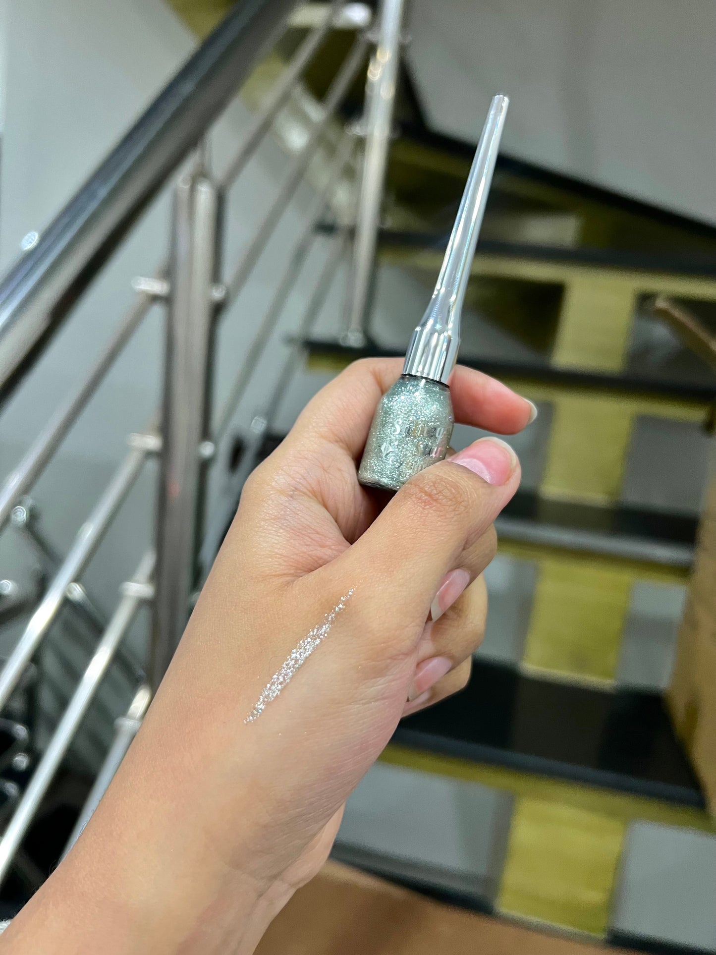 Kathleen Glitter Liner