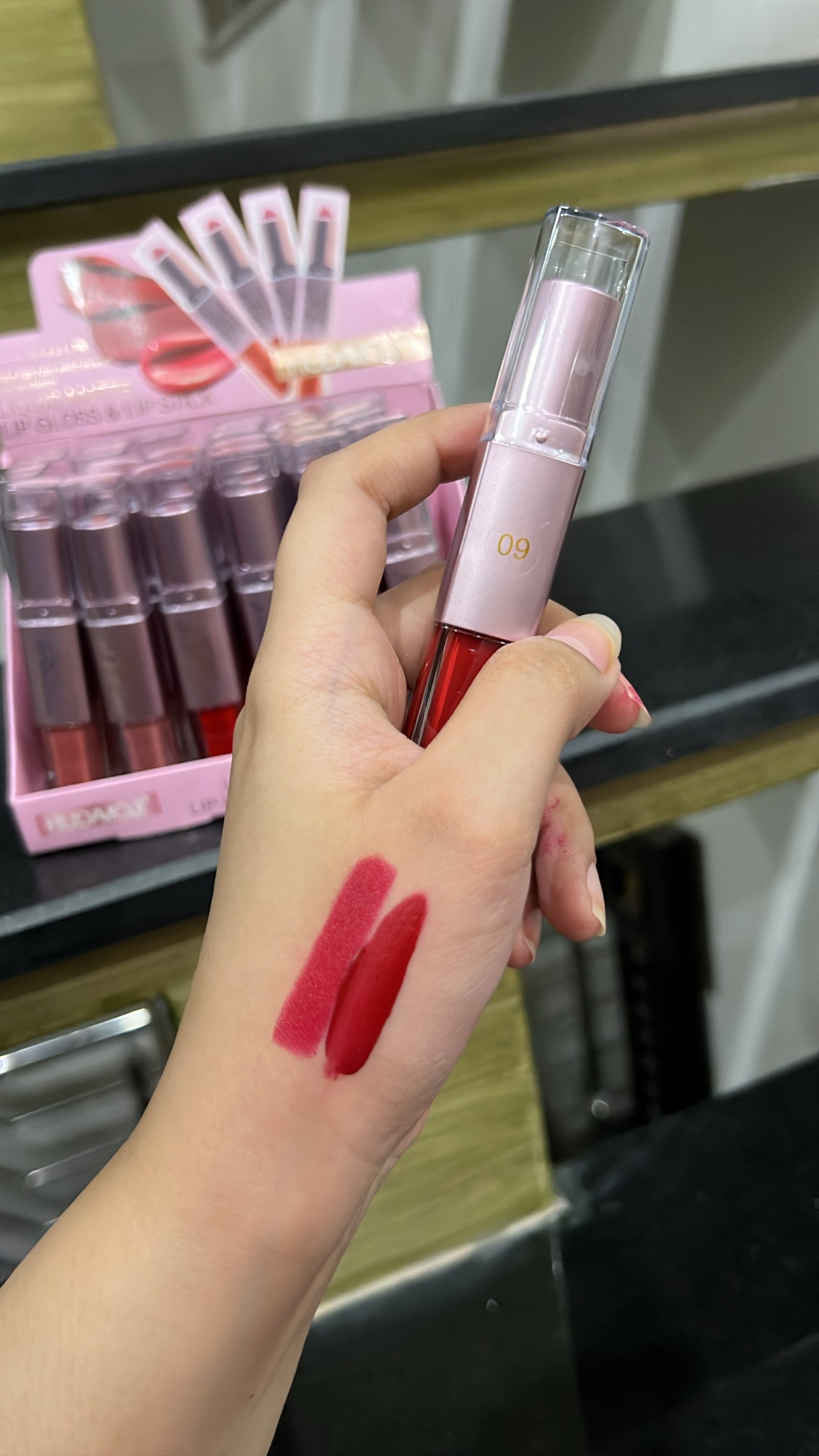 Hudamoji 2 in 1 Lipstick (Liquid and Bullet)