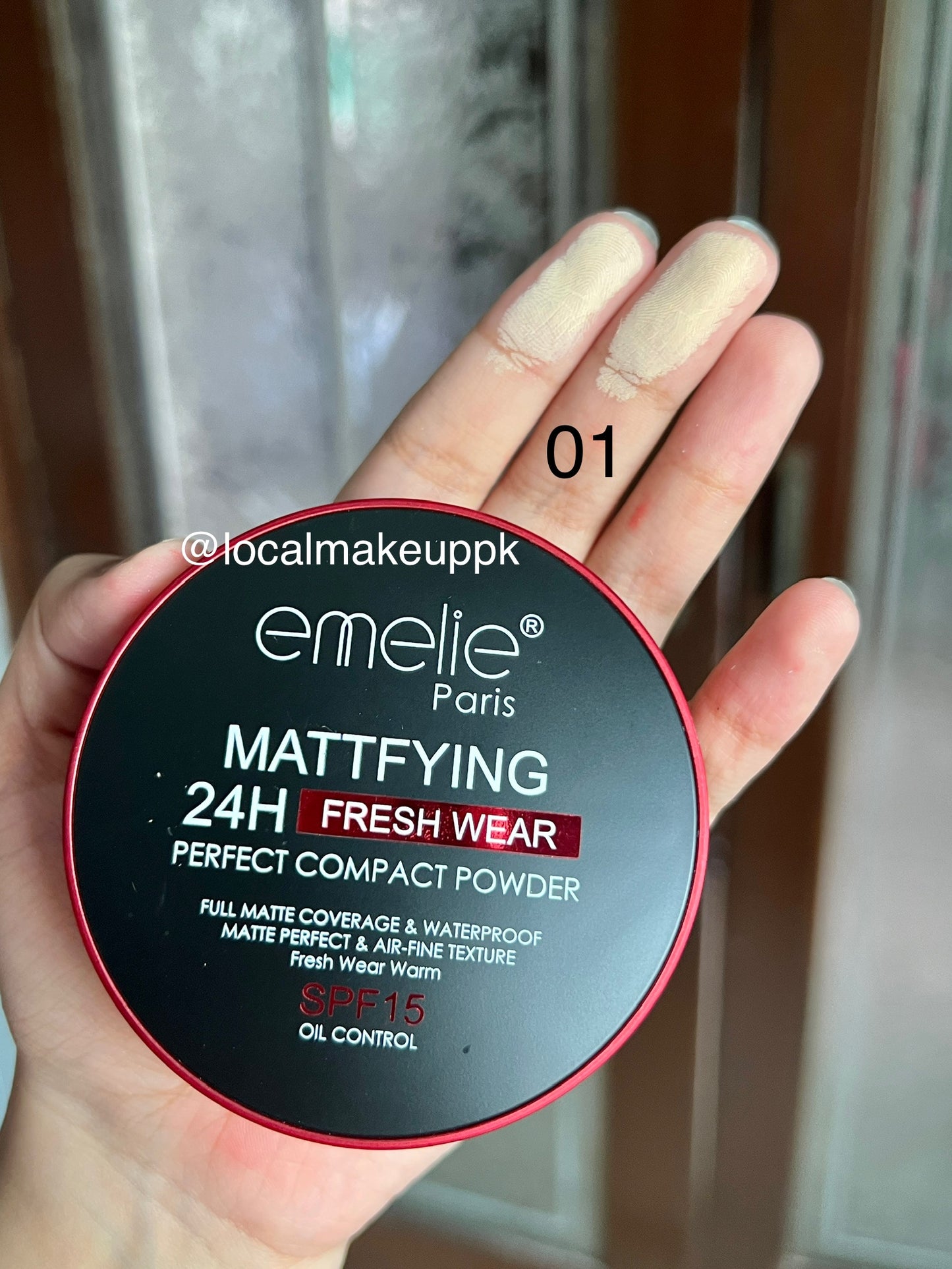 Emelie Mattyfing 24 Hrs Compact Powder