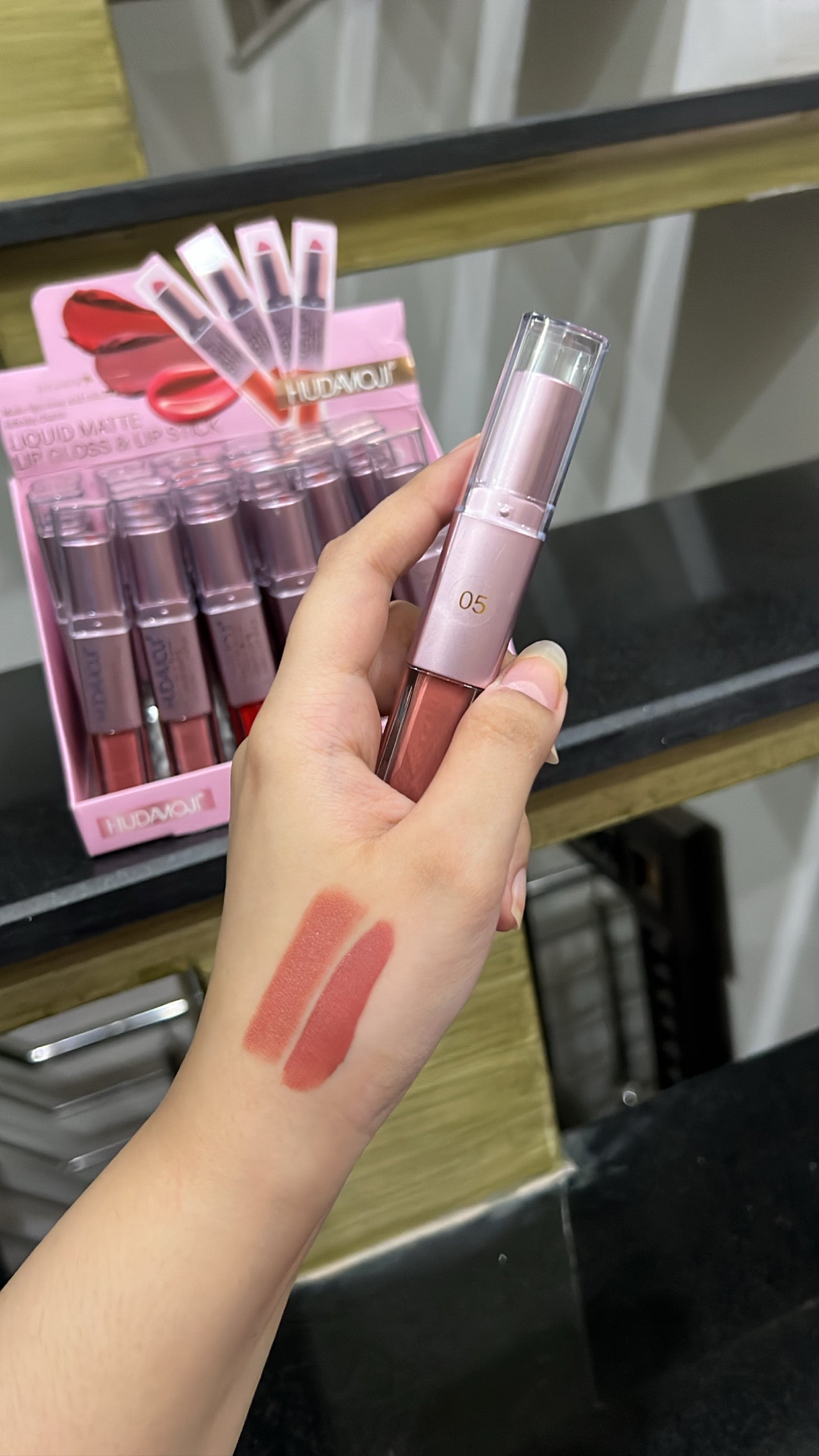 Hudamoji 2 in 1 Lipstick (Liquid and Bullet)