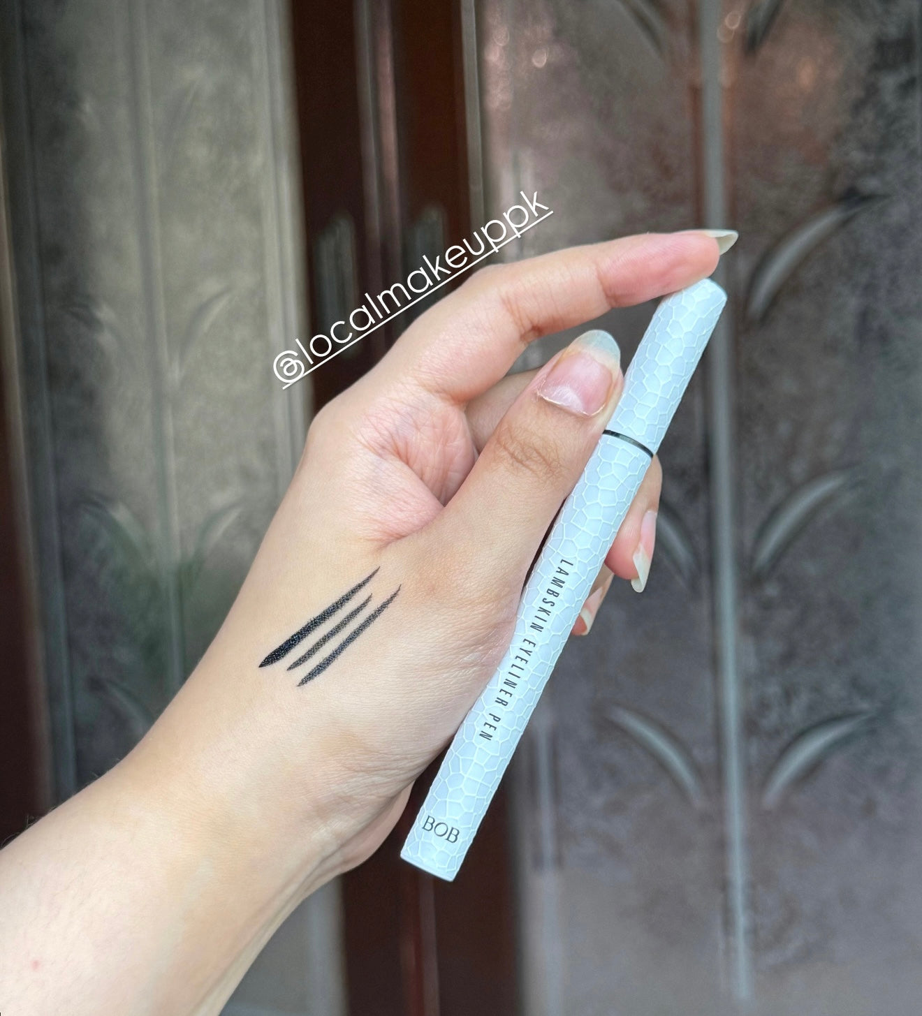 Bob Pen Eyeliner (waterproof + smudgeproof)