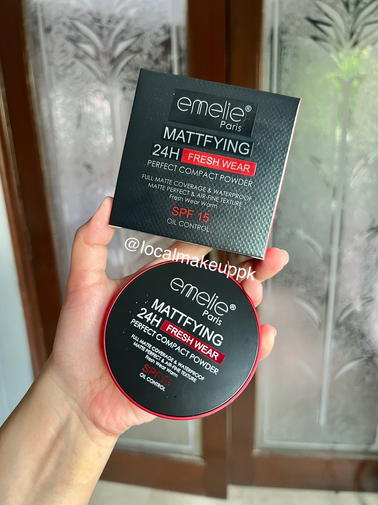 Emelie Mattyfing 24 Hrs Compact Powder