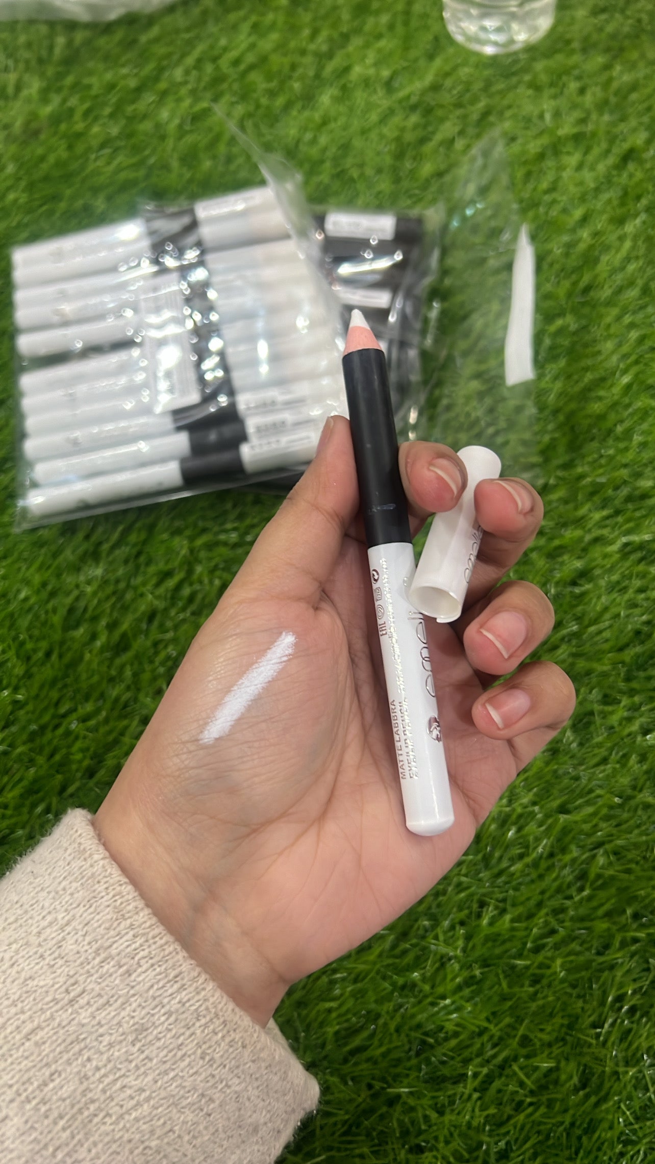 Emelie Jumbo White Pencil